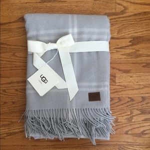 Ugg Home Throw blanket